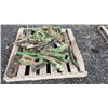 Image 4 : JOHN DEERE ASSORTED HITCH PARTS 1B