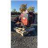 Image 9 : DITCH WITCH SKID LOADER (PARTS)