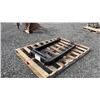 Image 1 : PALLET FORK TINES 42", 5000 LB 1 PAIR