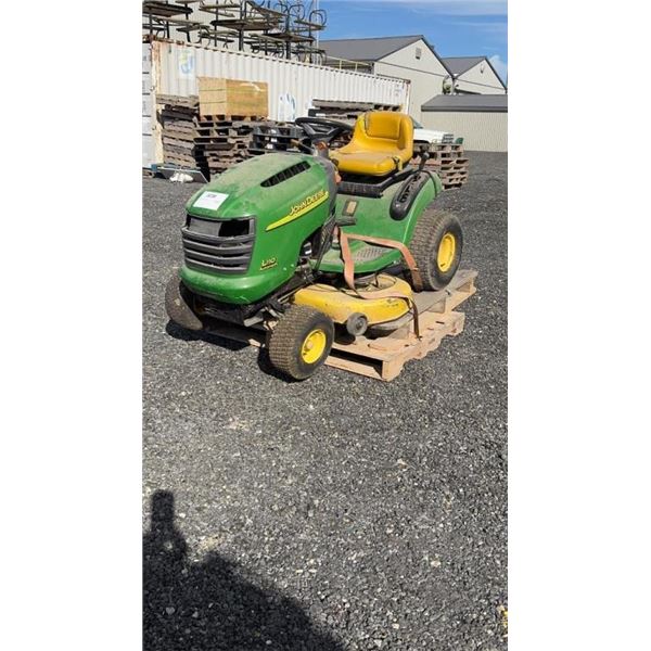2004 JOHN DEERE  L110M LAWNMOWER 42" DECK NEEDS NEW BATTERY, USED 2 YEARS AGO, 2 OWNERS STORED INSID