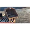 Image 1 : EXCAVATOR BUCKET W/TEETH 34"