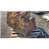 Image 5 : EXCAVATOR BUCKET W/TEETH 34"