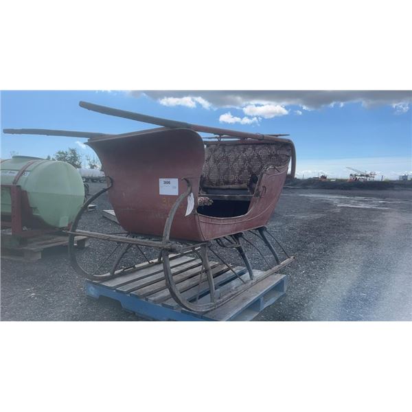 ANTIQUE HORSE DRAWN SLEIGH (CUTTER) SINGLE HORSE AND SEATS TWO PEOPLE  COMFORTABLY 1E