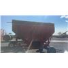 Image 5 : RED V-BOX 200 BUSHEL W/ROLL UP TARP