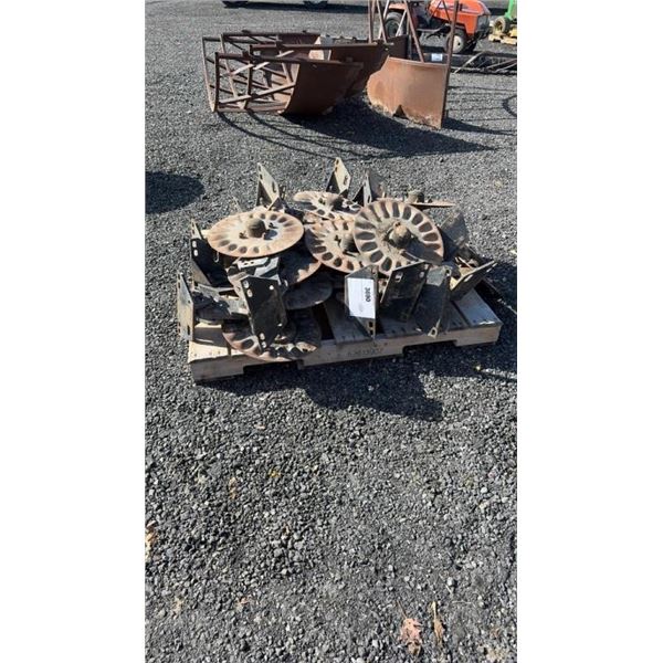 16 YETTER UNIT MOUNTED COULTERS