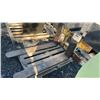 Image 2 : 38" FORKLIFT FORKS WITH PLATE 3PT HITCH 1D
