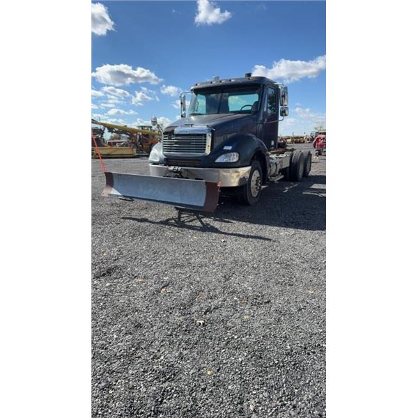 COLUMBIA FREIGHTLINER /  TX SNOW BLADE SN 1FUJA6AV73LR80591 ONE OWNER HAS A BATTERY SAVER OPR OPENRO