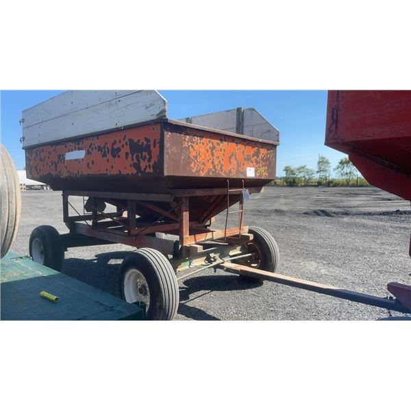 TURNCO 150 BUSHEL V BOX AND GEAR 9.5L-15SL TIRES, 8 PLY