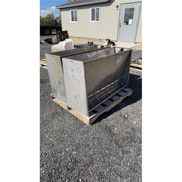 2 STAINLESS HOG FEEDER'S 4' DOUBLE SIDED NURSING FEEDER 2G