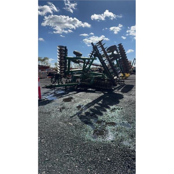 JOHN DEERE 637 29.3 ROCK FLEX  DISC HYDRUALIC DOWN PRESS ON WINGS