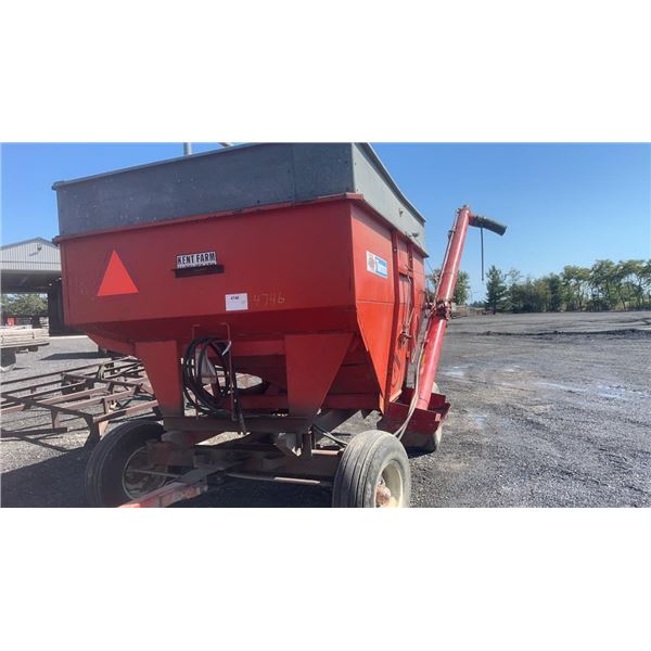 TURNCO 225-82 V BOX W/HORST 15 GEAR WITH UNVERFERTH 6" BRUSH AUGER DOUBLE REACHES AND 11L-15 TIRES 1