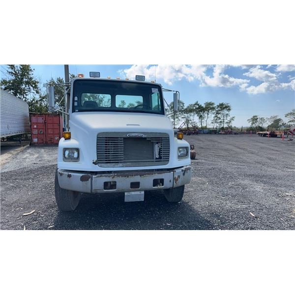 1998 FREIGHTLINER FL80 COMMERCIAL TRUCK DAY CAB, 1019275 KM VIN: 1FV6JJBB1WH978985 OWNERSHIP AND KEY