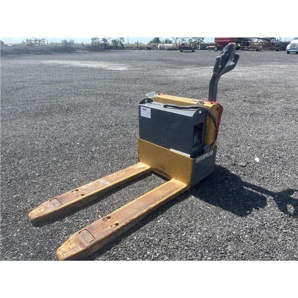 CAT NPP40 ELECTRIC PALLET CART SN 2CLO5647 KEY IN OFFICE 1E