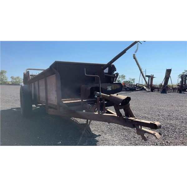 NEW IDEA MANURE SPREADER PTO DRIVEN 12'L X 4'W 1H