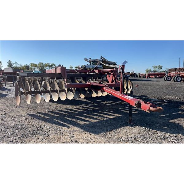 INTERNATIONAL 770 OFFSET DISK 13' 24" DISK BLADES, 9" SPACING SN 0470000U027515 2G