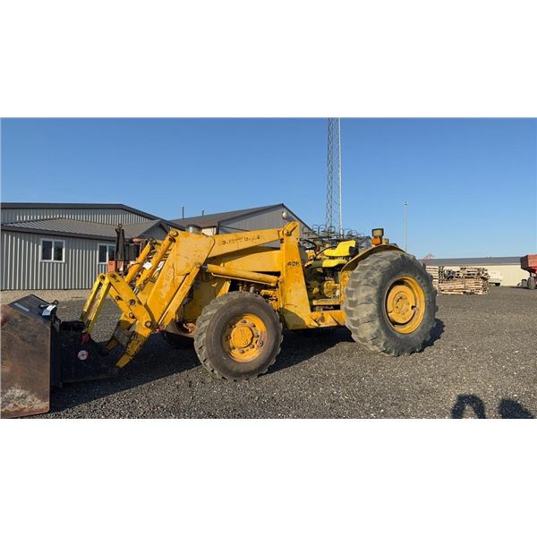 MASSEY FERGUSON 40E MFWD TRACTOR & BUCKET W/LOADER SKID STEER PLATE AND 7' BUCKET, 3PT, SELF LEVELLI