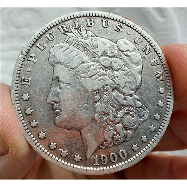 MORGAN SILVER DOLLAR - 1900O