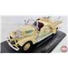 Image 3 : Signature Series : Diecast Firetruck Model "1938 AHRENS-FOX VC" (In Case) (Scale 1:43) (Case Measure