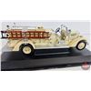 Image 6 : Signature Series : Diecast Firetruck Model "1938 AHRENS-FOX VC" (In Case) (Scale 1:43) (Case Measure