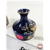 Image 2 : Pair of Japanese Bud Vases (Consignor Tag: c.1950's) (3"H)