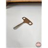 Image 7 : Aurora Gingerbread Clock (Works)