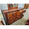 Image 3 : Mission 8 Drawer Dresser w/Mirror