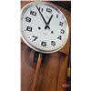 Image 5 : Beacon 31 Day Wall Clock (Works)