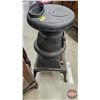 Image 7 : Cast Iron Pot Bellied Parlor Stove