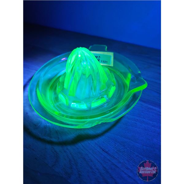 Uranium Juicer  (Note : Some Chips) (Measures : 5"Dia)