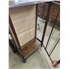Image 5 : Vintage Queen Anne Style Curio Cabinet (Glass Door & Sides)