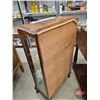Image 8 : Vintage Queen Anne Style Curio Cabinet (Glass Door & Sides)