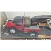 Image 5 : Die Cast Ford Model A Tow Truck (Towing a 1952 Chev Pick Up) (Scale 1:24) (Liberty Classics)