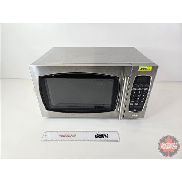 Salton Microwave  (Measures : 11"H x 19"W x 12-3/4"D)