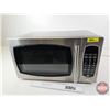 Image 7 : Salton Microwave  (Measures : 11"H x 19"W x 12-3/4"D)