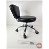 Image 2 : Pedicure Technician Stool (Adjustable)