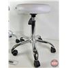 Image 2 : Salon Swivel Adjustable Rolling Stools (2)