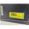 Image 7 : Caboodles Portable Makeup Train Case (Measures : 9"H x 11-1/4"W x 6-1/2"D)