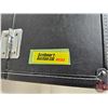 Image 7 : Caboodles Portable Makeup Train Case (Measures : 9"H x 11-1/4"W x 6-1/2"D)