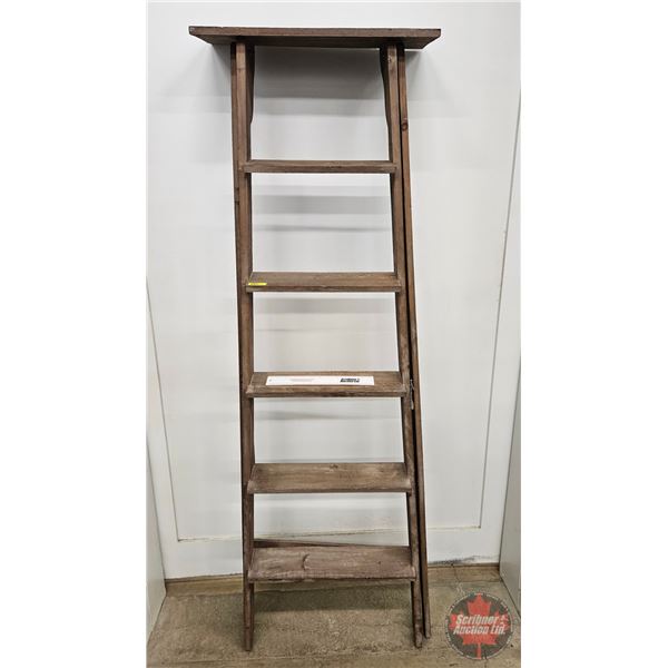 Décor Shelf (Freestanding) (Stepladder Appearance) (6ft)