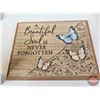 Image 8 : Memorial Themed Home Decor items with uplifting quotes and butterfly motifs (19pcs) : (Incl. Plaques
