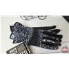 Image 8 : Décor Combo (22pcs) : Lavender Pillow ; Napkin/Candle Sets ; Gloves ; Soap ; Wire Basket ; etc