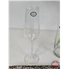 Image 4 : Home Décor Combo : Flower Abbott Floats (5) ; Vases (2) ; Champagne Flute ; Artificial Flowers & Tra