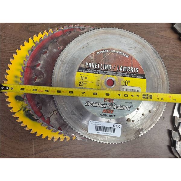 4 Circular Saw Blades with Measuring Tape for Size Reference