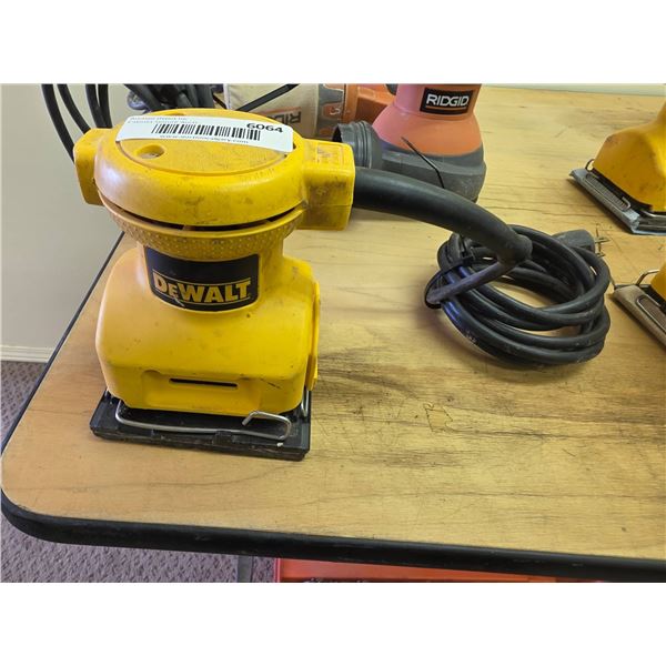 DeWalt DW411 Palm Grip Sander with Power Cord, 120V, Type 3