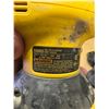 Image 2 : DeWALT D26453 Variable Speed Random Orbit Sander, 120V, 2014 Model