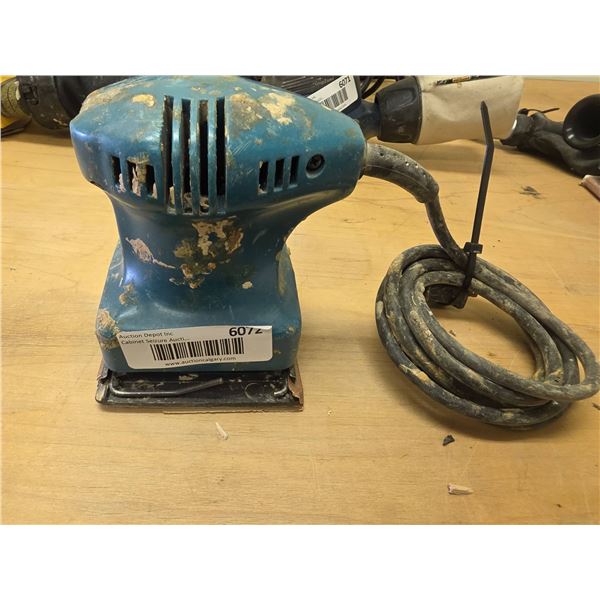 Makita R0455 Finishing Sander, 115V, 1.6A, 14000 Orbits/Min