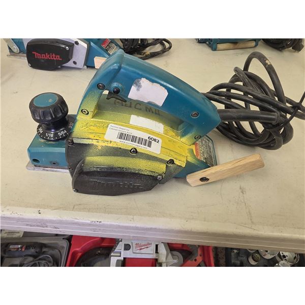Makita 1902 120V Electric Hand Planer with Model Number and Specifications