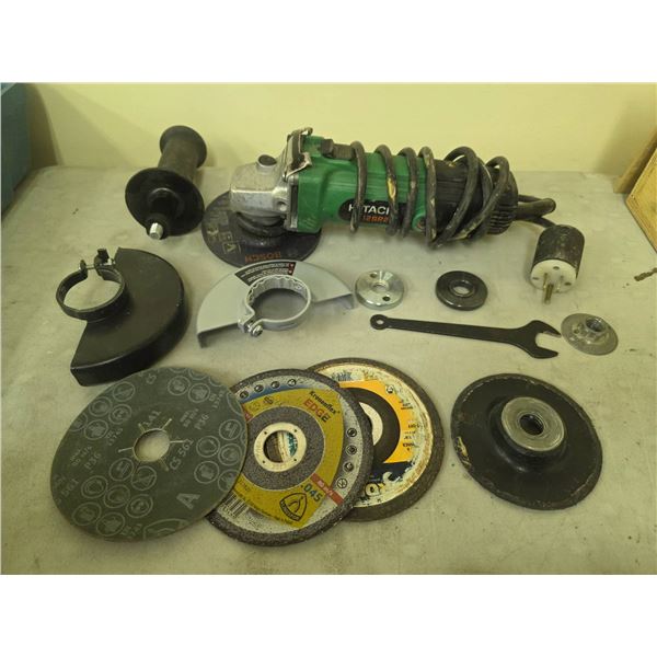 Hitachi G12SR2 4-1/2 Inch Angle Grinder 580W with Discs and Accessories