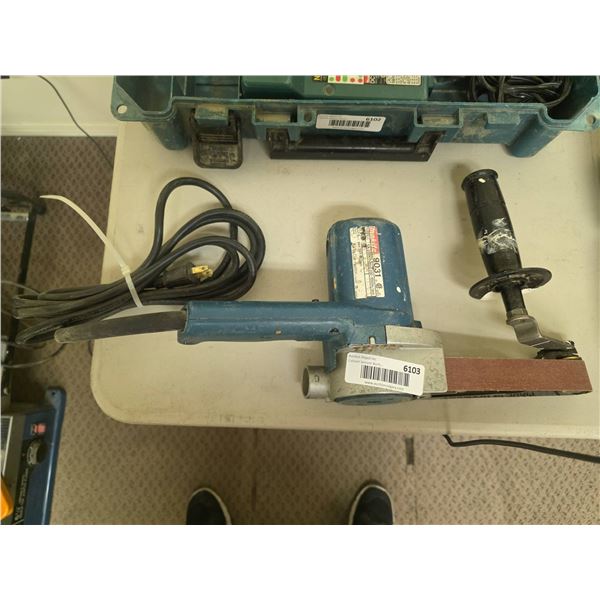 Makita 9031 Belt Sander with 30mm x 533mm Belt Size, 200W Power