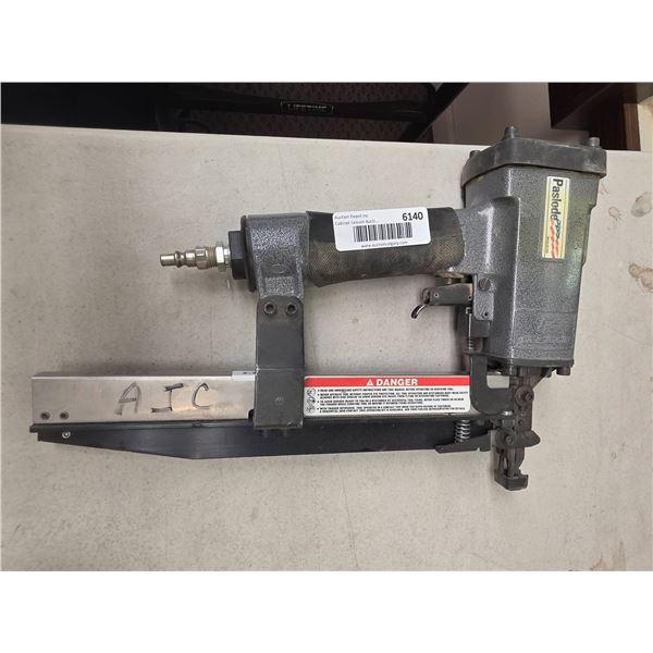 Paslode 3250-F16 Pneumatic Finish Nailer with Model 403700 NT